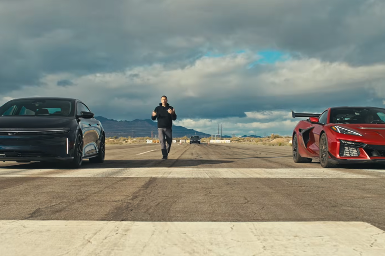 Lucid Air Sapphire vs-Corvette ZR1X drag race