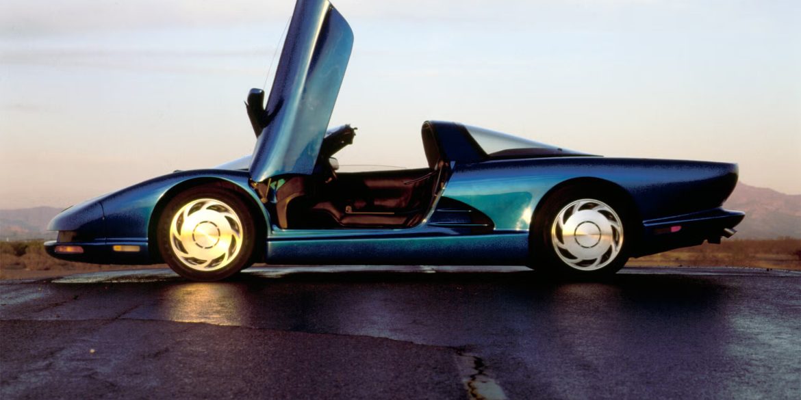 Side view of the 1990 Chevrolet CERV III concept