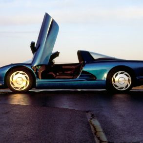 Side view of the 1990 Chevrolet CERV III concept
