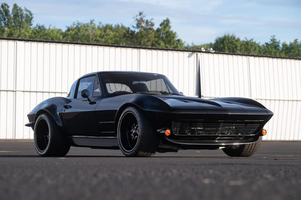 1964-Chevrolet-Corvette-Split-Window-Coupe-Conversion (3) | | CorvSport.com