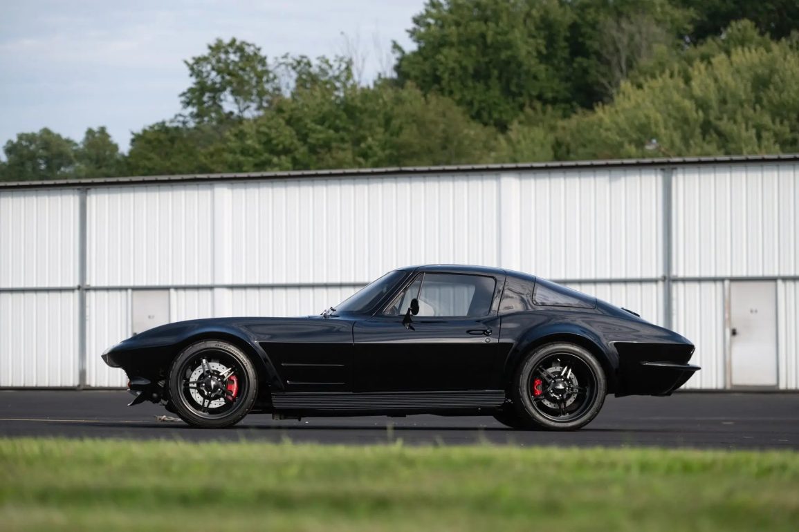 1964-Chevrolet-Corvette-Split-Window-Coupe-Conversion (6) | | CorvSport.com